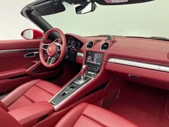 2022 Porsche 718 Boxster 2.0T — фото 13