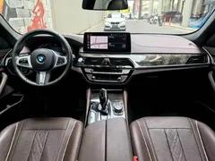 2022 BMW 5 Series 525Li M Sport Package, чёрный — фото 7