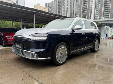 2026 Aito M9 EREV Max+ 6-seat
