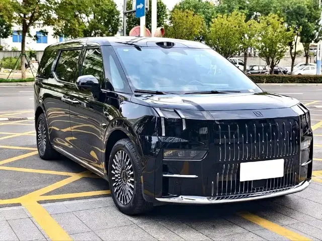 2024 Zeekr 009 6-Seat Executive 4WD 108kWh