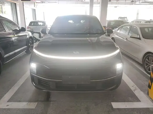2023 Li Auto L8