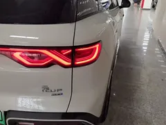 2025 BYD Yuan UP Smart Driving 401km Vitality, зелёный — фото 8