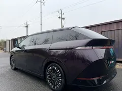 2025 Xpeng X9 EV 740 Extra Long Range Max — фото 4