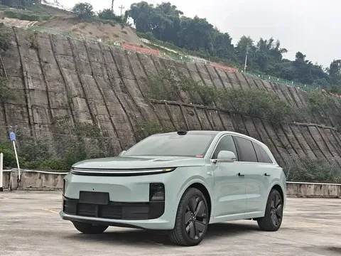 2025 Li Auto L6 Max