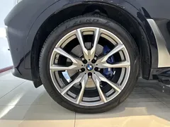 2021 BMW X7 xDrive M50i, чёрный — фото 27