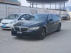 2021 BMW 5 Series 525Li M Sport Package, чёрный — фото 1