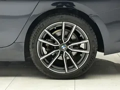 2021 BMW 3 Series 320Li M Sport Package, чёрный — фото 19