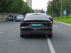2023 Nio ET7 75kWh, чёрный — фото 8