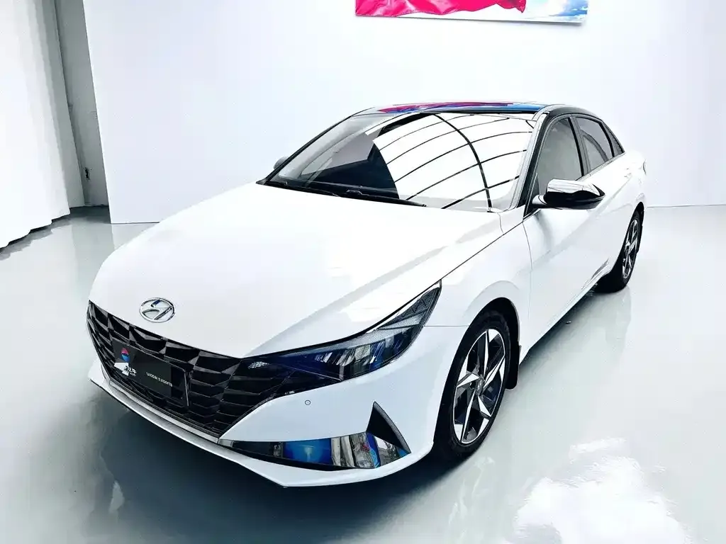 2022 Hyundai Elantra 1.5L CVT LUX Premium