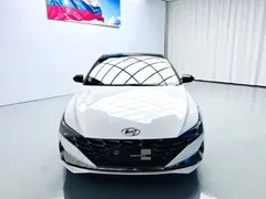 2022 Hyundai Elantra 1.5L CVT LUX Premium, белый — фото 2