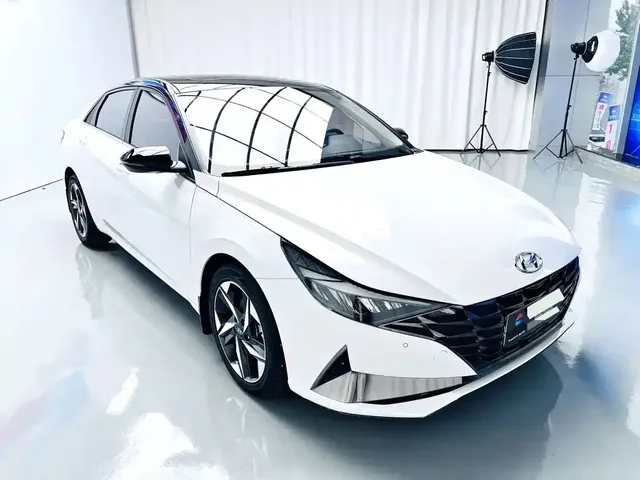 2022 Hyundai Elantra 1.5L CVT LUX Premium