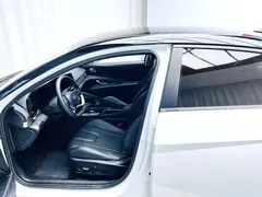 2022 Hyundai Elantra 1.5L CVT LUX Premium, белый — фото 4
