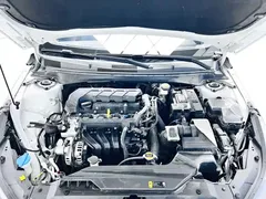2022 Hyundai Elantra 1.5L CVT LUX Premium, белый — фото 18