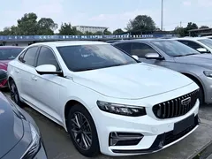 2023 Geely Preface 1.5TD Kunlun, белый — фото 3