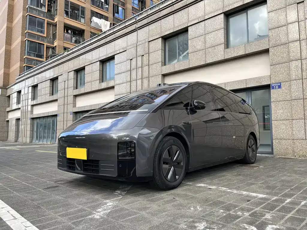 2025 Li Auto MEGA Ultra Smart Refresh