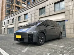 2025 Li Auto MEGA Ultra Smart Refresh — фото 1