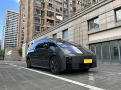 2025 Li Auto MEGA Ultra Smart Refresh — фото 2