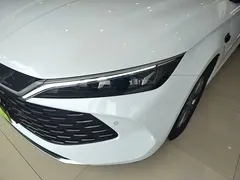 2025 BYD Qin L PHEV 80km Leading Smart Driving, белый — фото 24
