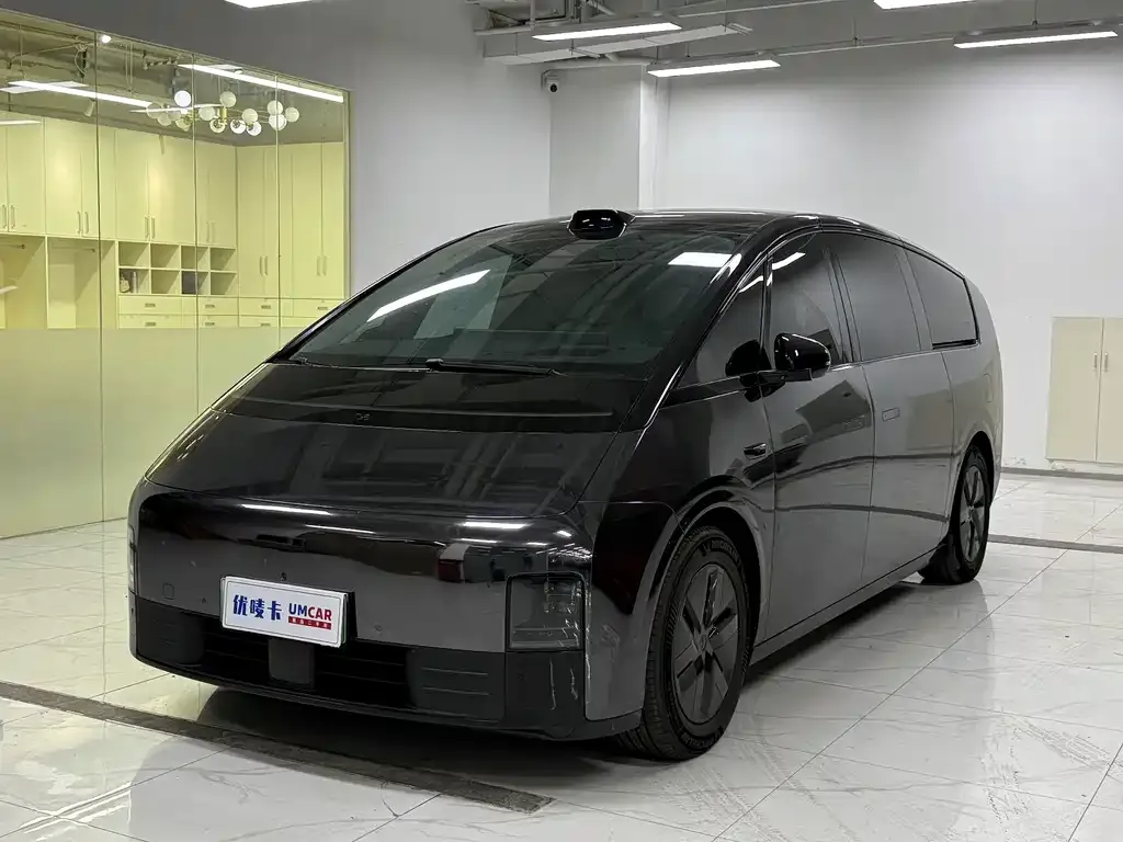 2024 Li Auto MEGA Ultra