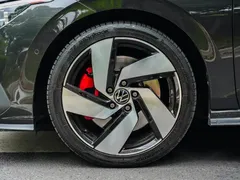 2021 Volkswagen Golf GTI 380TSI DSG — фото 7