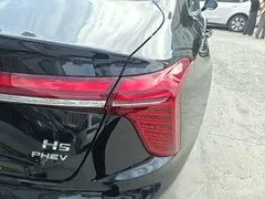 2025 Hongqi H5 PHEV 130, чёрный — фото 8
