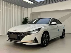 2022 Hyundai Elantra 1.5L CVT LUX Premium, белый — фото 1