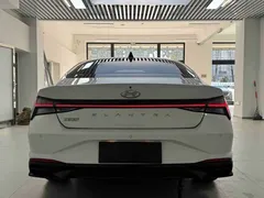 2022 Hyundai Elantra 1.5L CVT LUX Premium, белый — фото 5