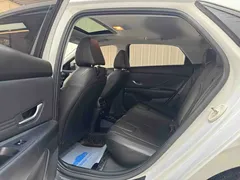 2022 Hyundai Elantra 1.5L CVT LUX Premium, белый — фото 8