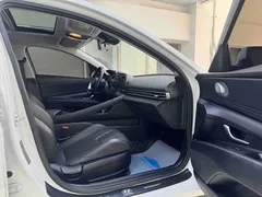 2022 Hyundai Elantra 1.5L CVT LUX Premium, белый — фото 10