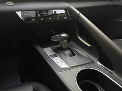 2022 Hyundai Elantra 1.5L CVT LUX Premium, белый — фото 14