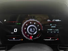 2022 Hyundai Elantra 1.5L CVT LUX Premium, белый — фото 23