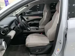 2023 BYD Yuan PLUS Champion 510km Excellence, белый — фото 15
