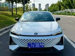 2023 Changan UNI-V 1.5T Premium, белый — фото 2