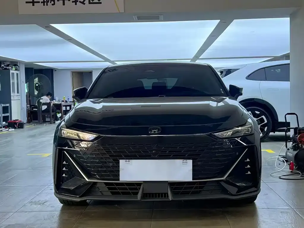 2023 Changan UNI-V 1.5T Premium