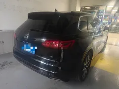 2021 Volkswagen Touareg 3.0TSI Sport Package, чёрный — фото 4