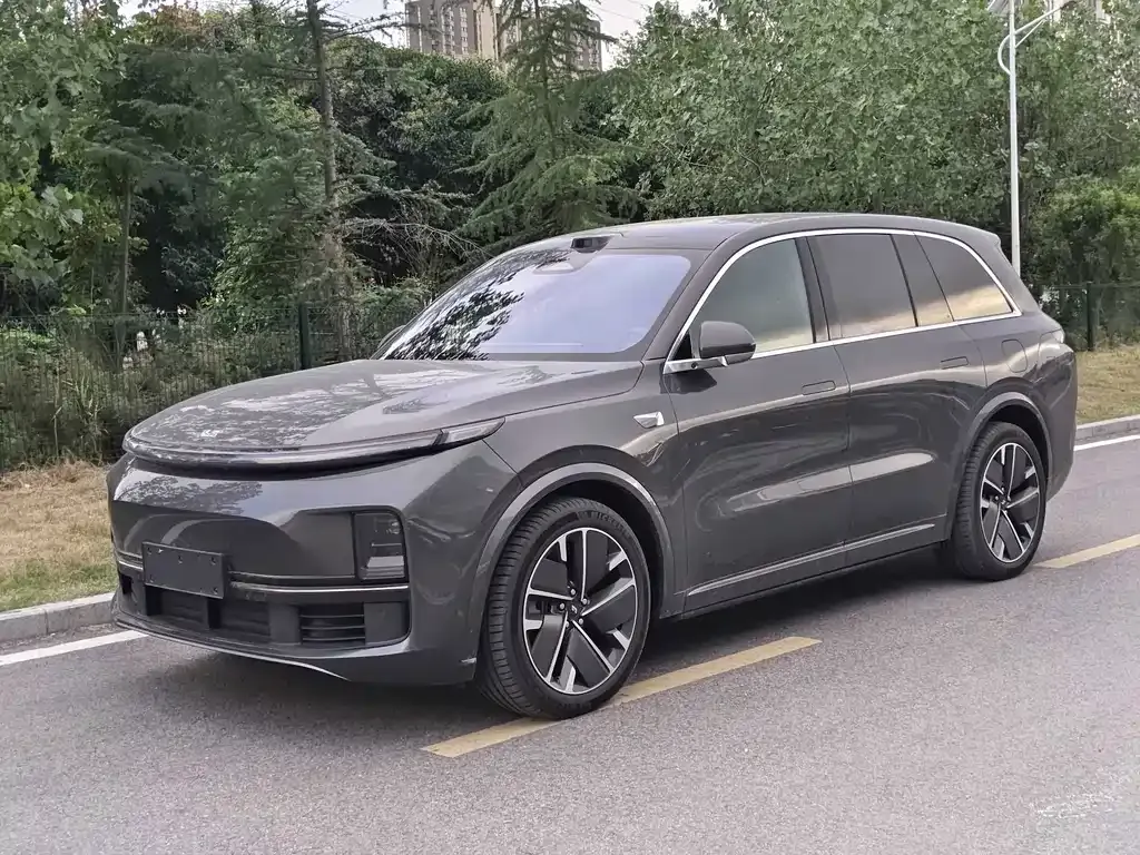 2025 Li Auto L8