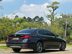2022 BMW 5 Series 530Li Leading M Sport Package, чёрный — фото 6
