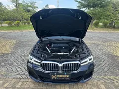 2022 BMW 5 Series 530Li Leading M Sport Package, чёрный — фото 23