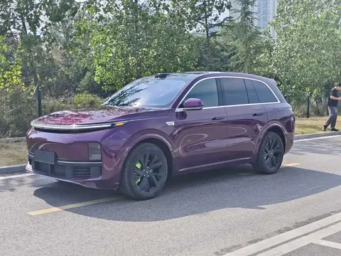 2023 Li Auto L8