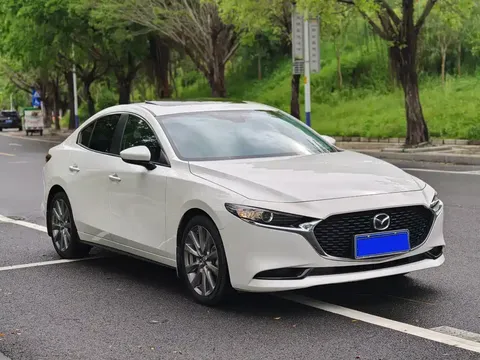 2022 Mazda 3 2.0L AT