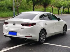 2022 Mazda 3 2.0L AT, белый — фото 4
