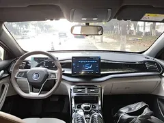 2024 BYD Qin PLUS Honor DM-i PHEV 55km Leading, белый — фото 10