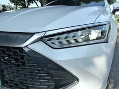 2024 BYD Qin PLUS Honor DM-i PHEV 55km Leading, белый — фото 24