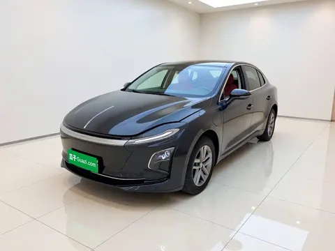 2025 Hongqi E-QM5 500km Travel