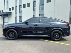 2022 BMW X6, чёрный — фото 4