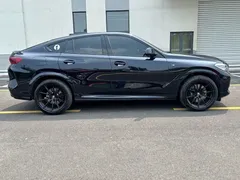 2022 BMW X6, чёрный — фото 7