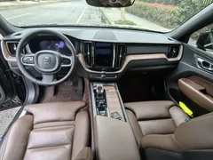 2023 Volvo XC60 4WD Luxury, чёрный — фото 5