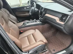 2023 Volvo XC60 4WD Luxury, чёрный — фото 6