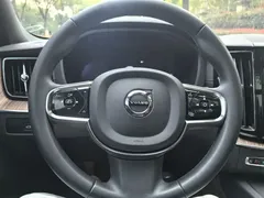 2023 Volvo XC60 4WD Luxury, чёрный — фото 8