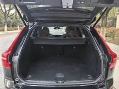 2023 Volvo XC60 4WD Luxury, чёрный — фото 11